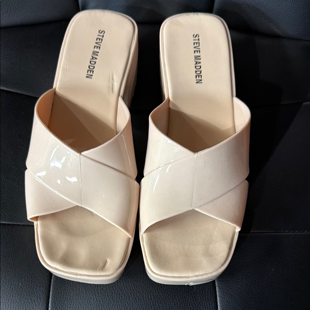 Steve Madden Cream Women's Slide Sandals size 8